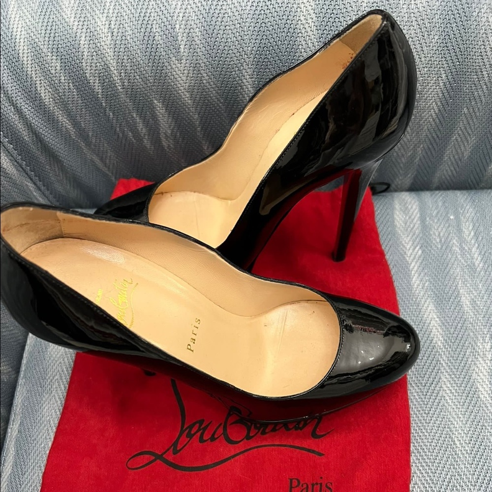 Christian Louboutin pump
